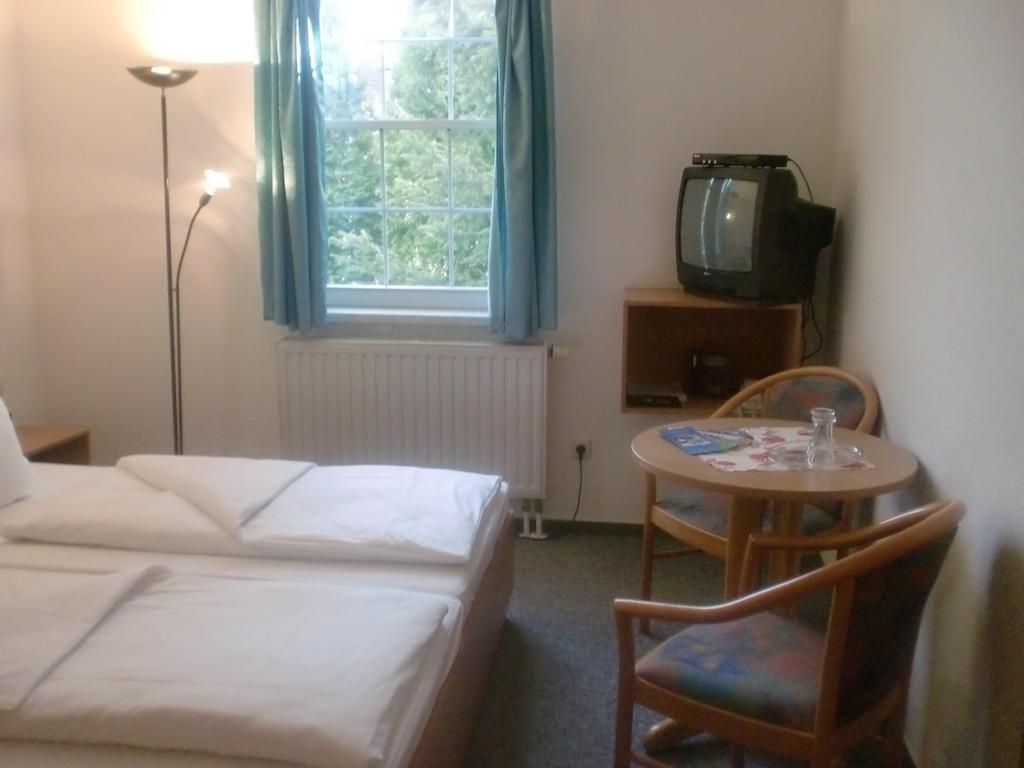 Hotel & Restaurant "Zum Firstenstein" Konigshain Eksteriør bilde
